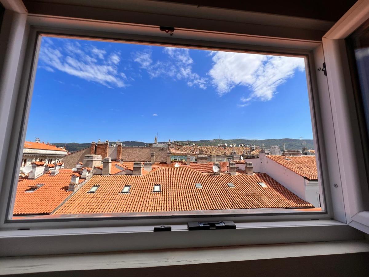 Mansarda Mazzini Apartman Trieszt Kültér fotó